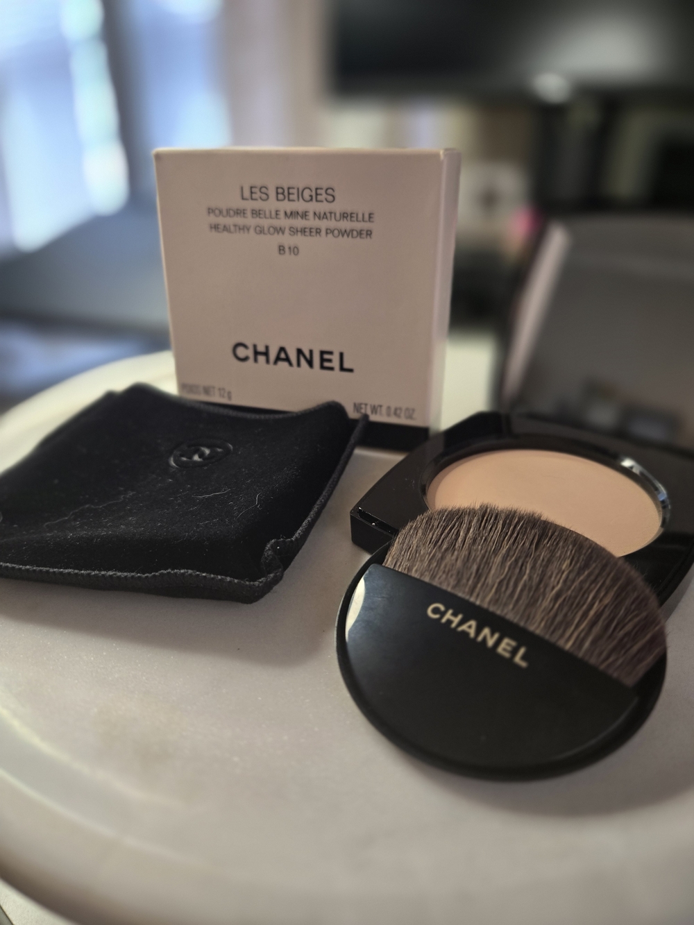 Chanel Les Beiges Healthy Glow Sheer Powder B10 - Light Beige (Refillable)